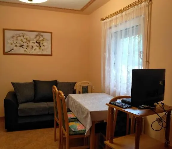 Zsuzsi Appartement *